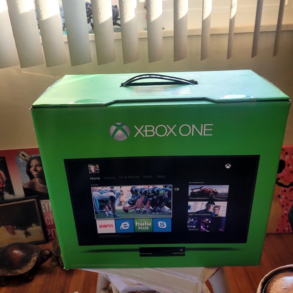 Video Game Console - Picture 3 of 4